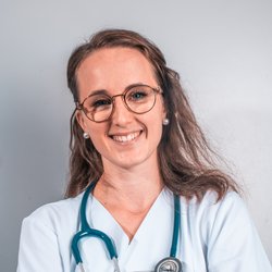 Lächelnde Frau im Porträt
