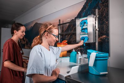 Zwei Frauen im Profil